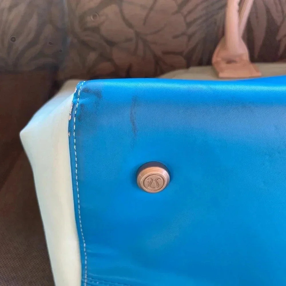 Lululemon |Vinyasa To Vino  Bag - Picture 9 of 15